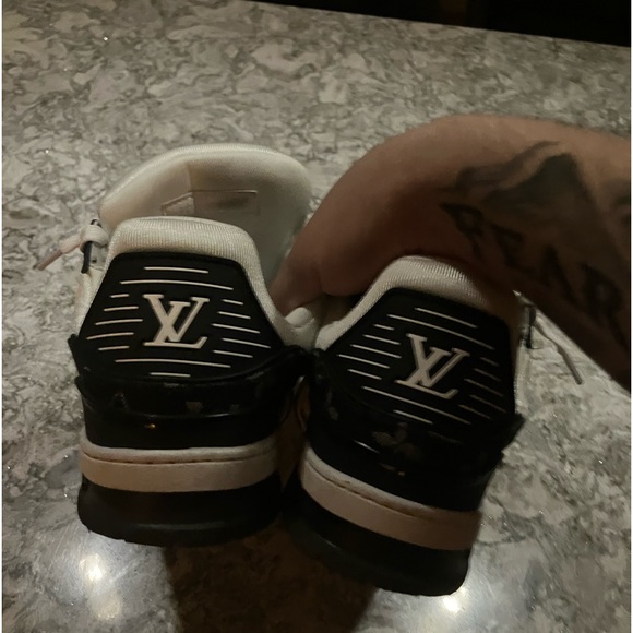 Louis Vuitton Trainers - Picture 2 of 5